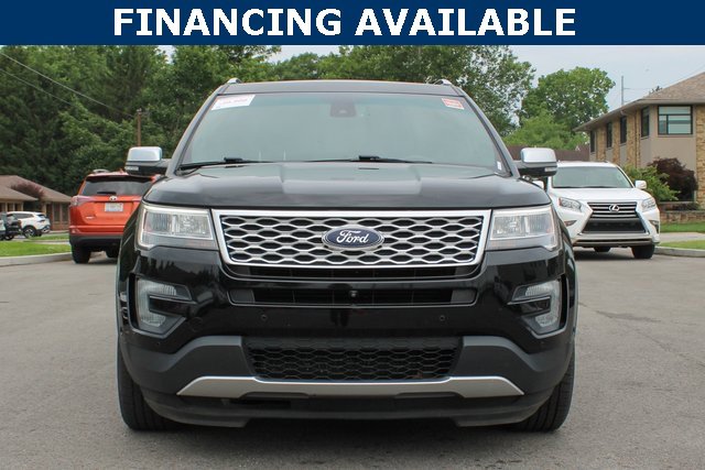 Used 2017 Ford Explorer Platinum image 3