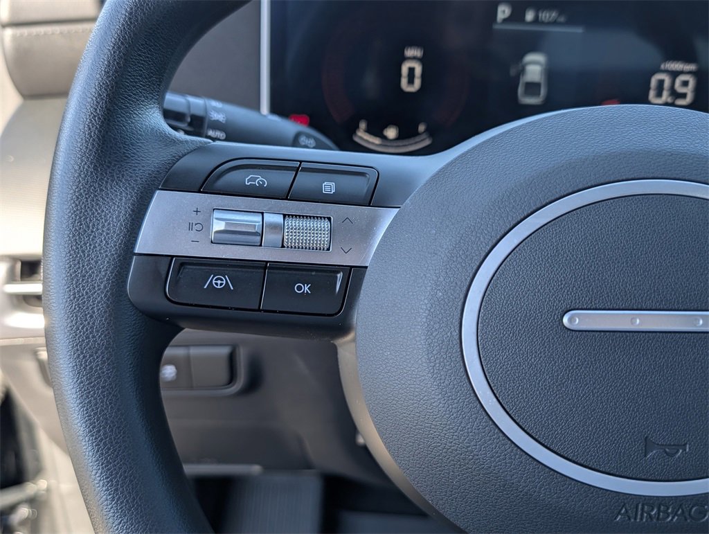 Certified 2025 Hyundai Santa Cruz SE image 13