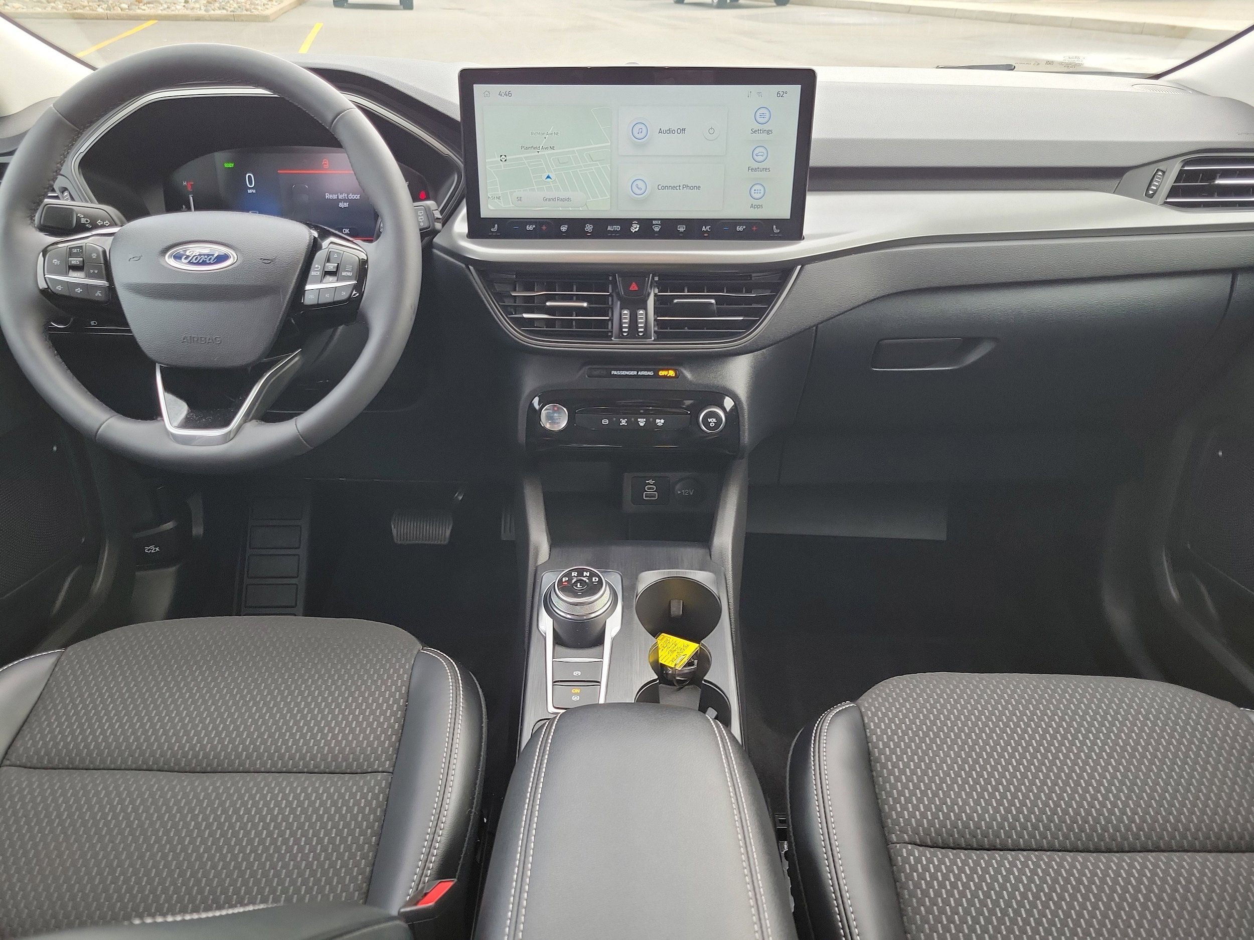Used 2024 Ford Escape SE w/ Class II Trailer Tow Package FWD image 14