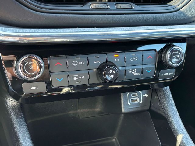 Used 2022 Jeep Compass High Altitude AWD/4WD image 24