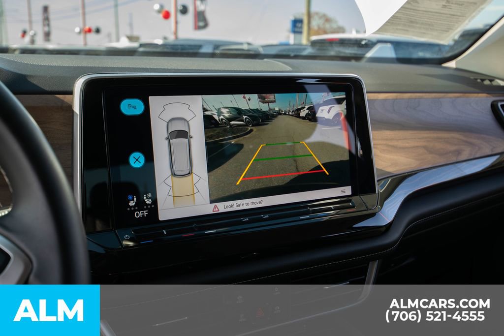 Used 2025 Volkswagen Atlas SE image 22