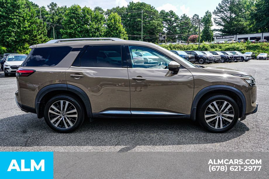 Used 2023 Nissan Pathfinder Platinum w/ Cargo Package FWD image 8