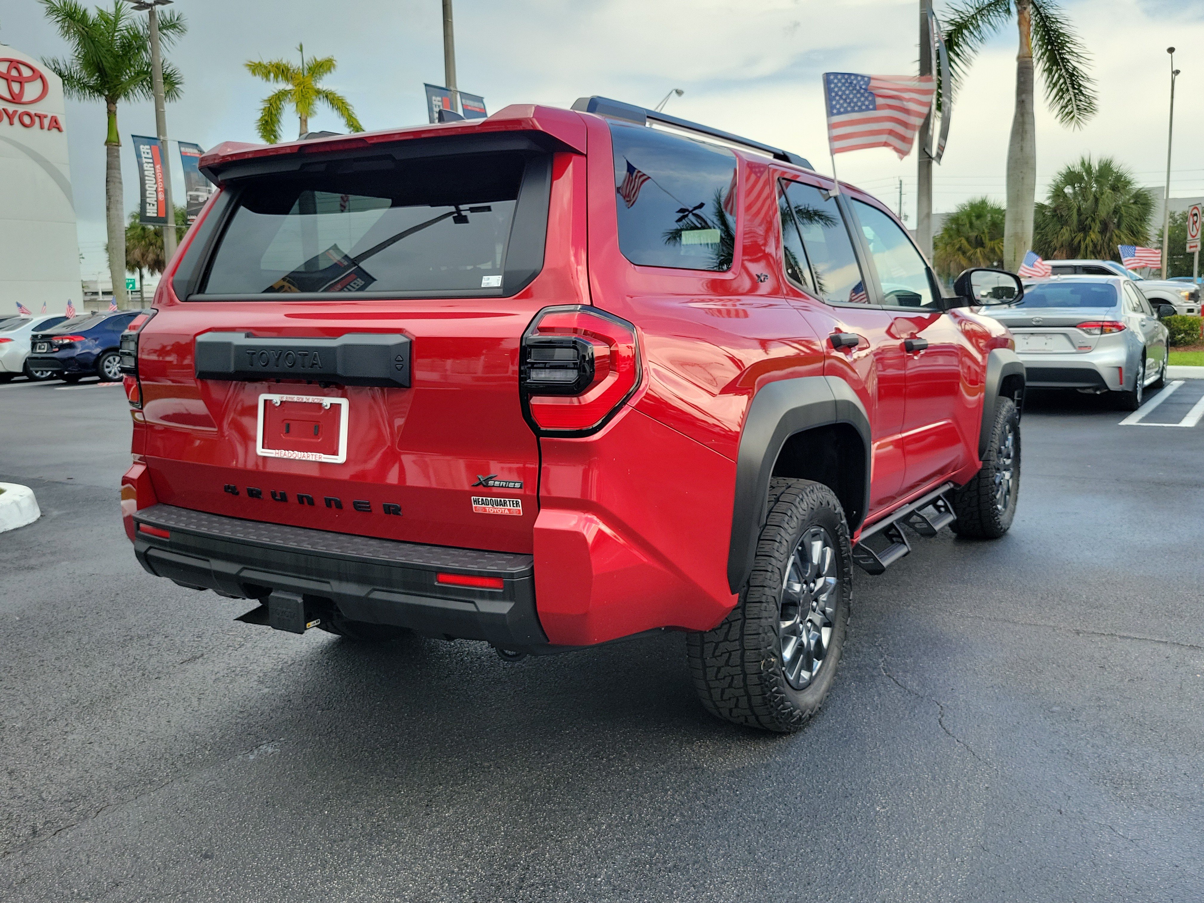 Used 2025 Toyota 4Runner SR5 AWD/4WD image 11