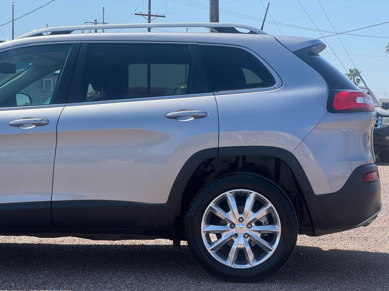 Used 2016 Jeep Cherokee Limited FWD image 6