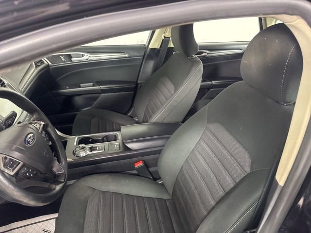 Used 2019 Ford Fusion SE image 25