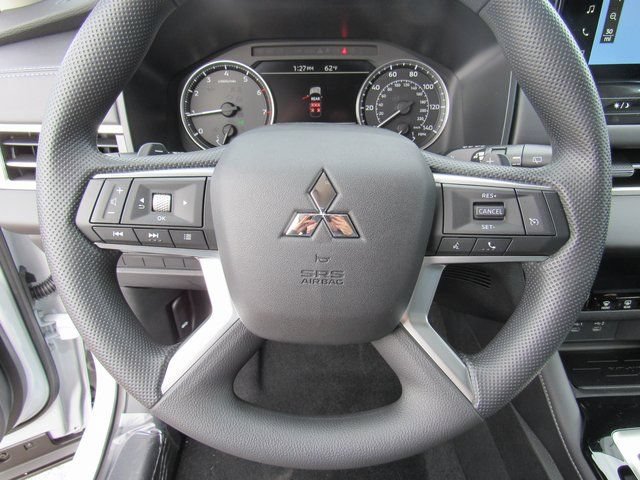 New 2026 Mitsubishi Outlander ES FWD image 21