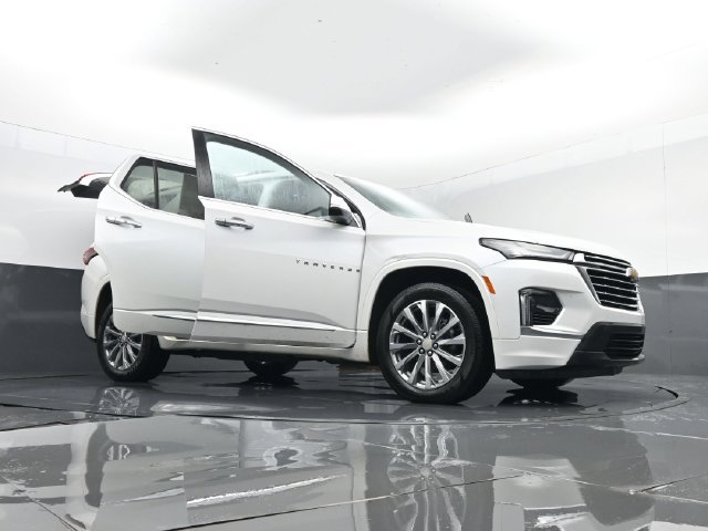 Used 2023 Chevrolet Traverse Premier AWD/4WD image 36