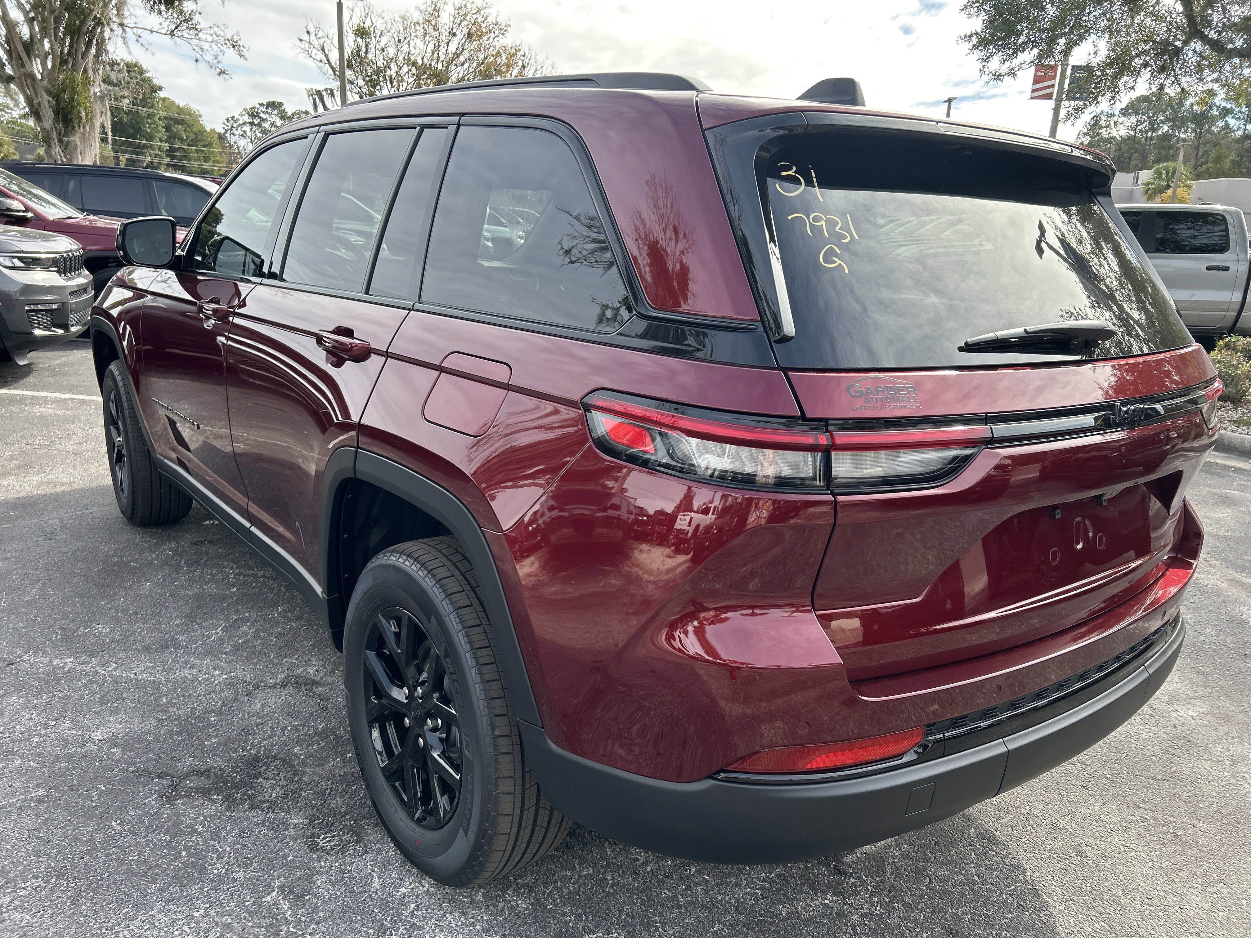 New 2025 Jeep Grand Cherokee Altitude image 5
