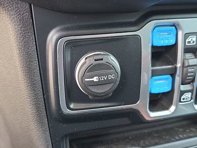 Used 2024 Jeep Wrangler Unlimited Sahara image 23