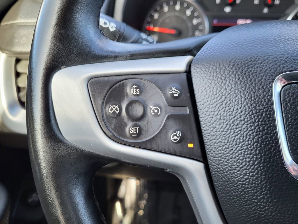 Used 2024 GMC Terrain SLT image 17
