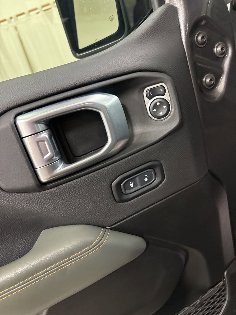Used 2024 Jeep Gladiator Mojave image 18