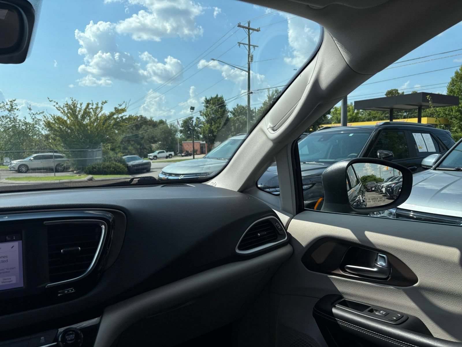 Used 2024 Chrysler Voyager LX FWD image 38