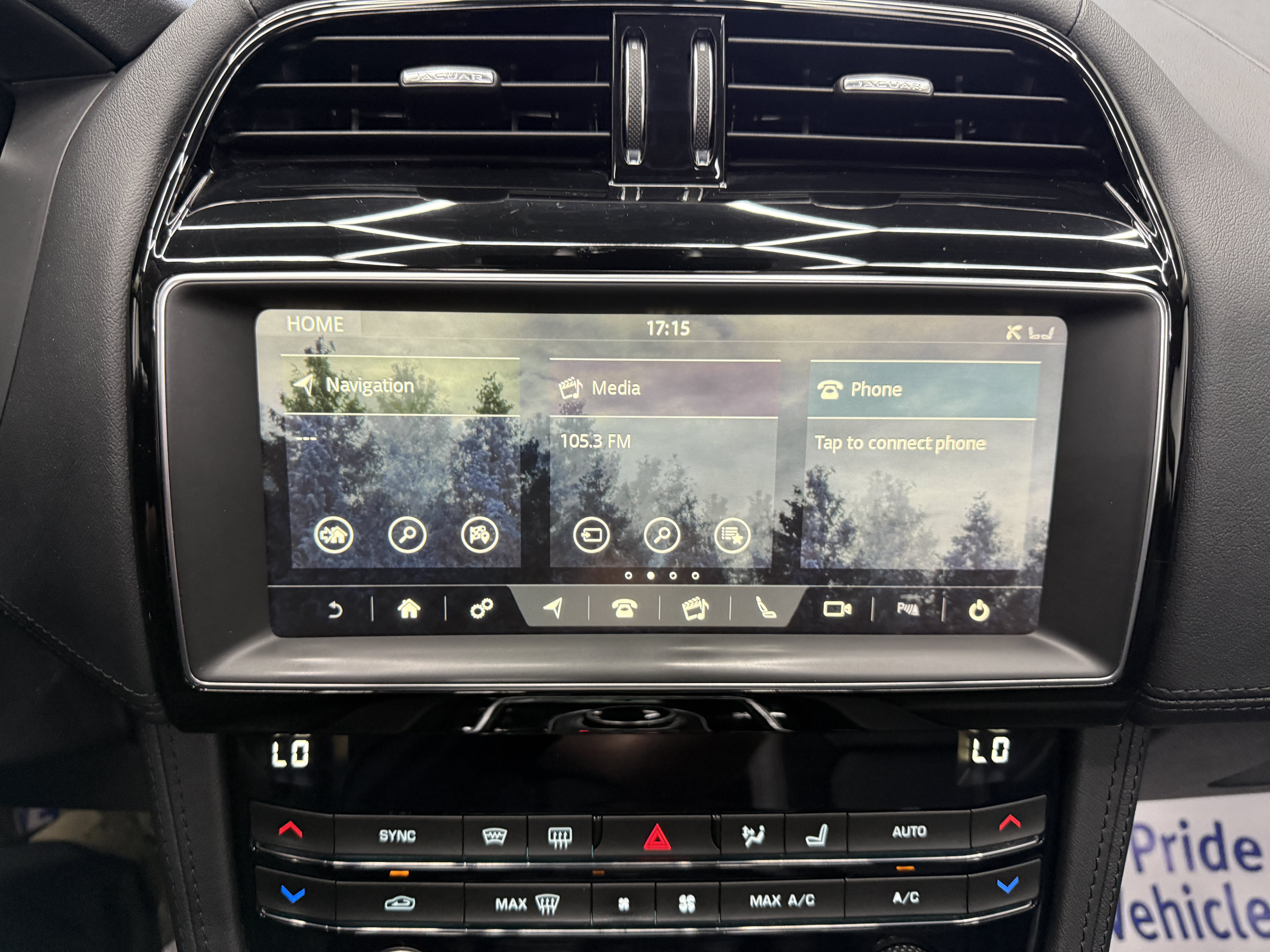 Used 2020 Jaguar F-PACE Prestige AWD/4WD image 19