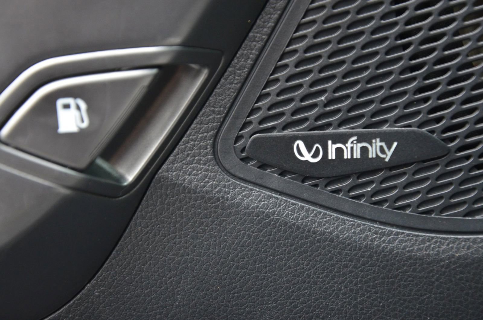 Used 2017 Hyundai Santa Fe Limited image 46