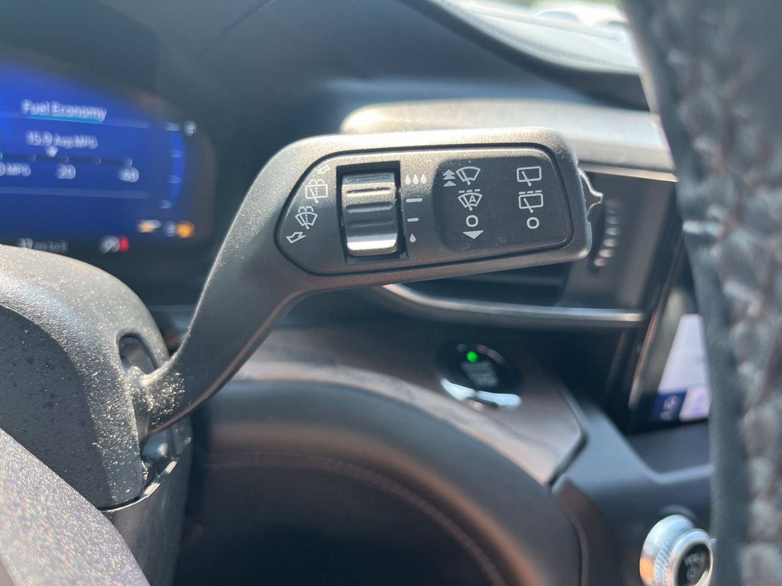 Used 2020 Ford Explorer Platinum w/ Premium Technology Package AWD/4WD image 17