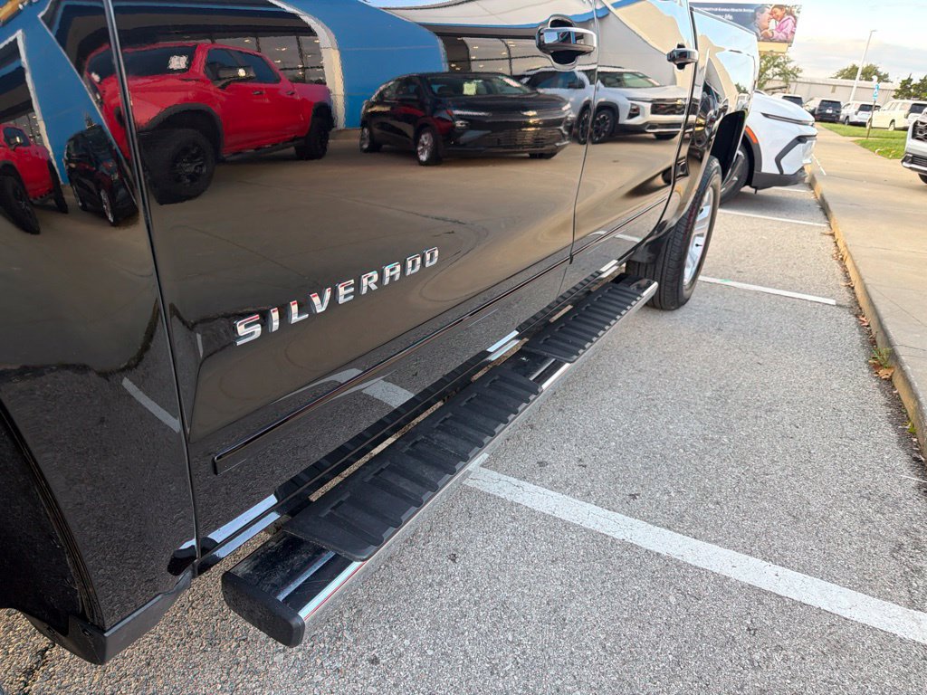 Used 2018 Chevrolet Silverado 1500 LT w/ All Star Edition AWD/4WD image 10