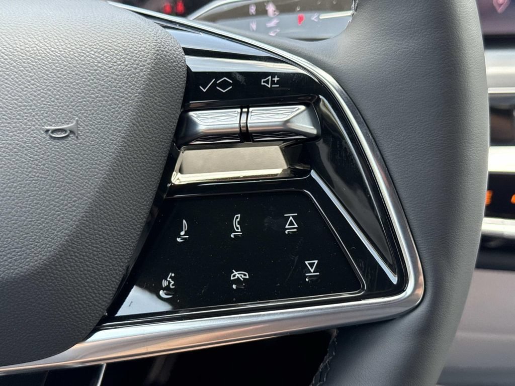 New 2026 Cadillac Lyriq Luxury w/ LPO, Floor Liner Package AWD/4WD image 15