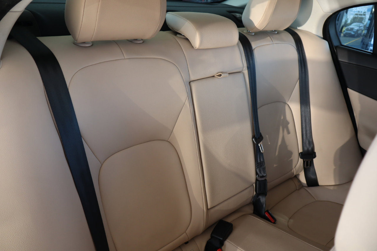 Used 2017 Jaguar XE image 37