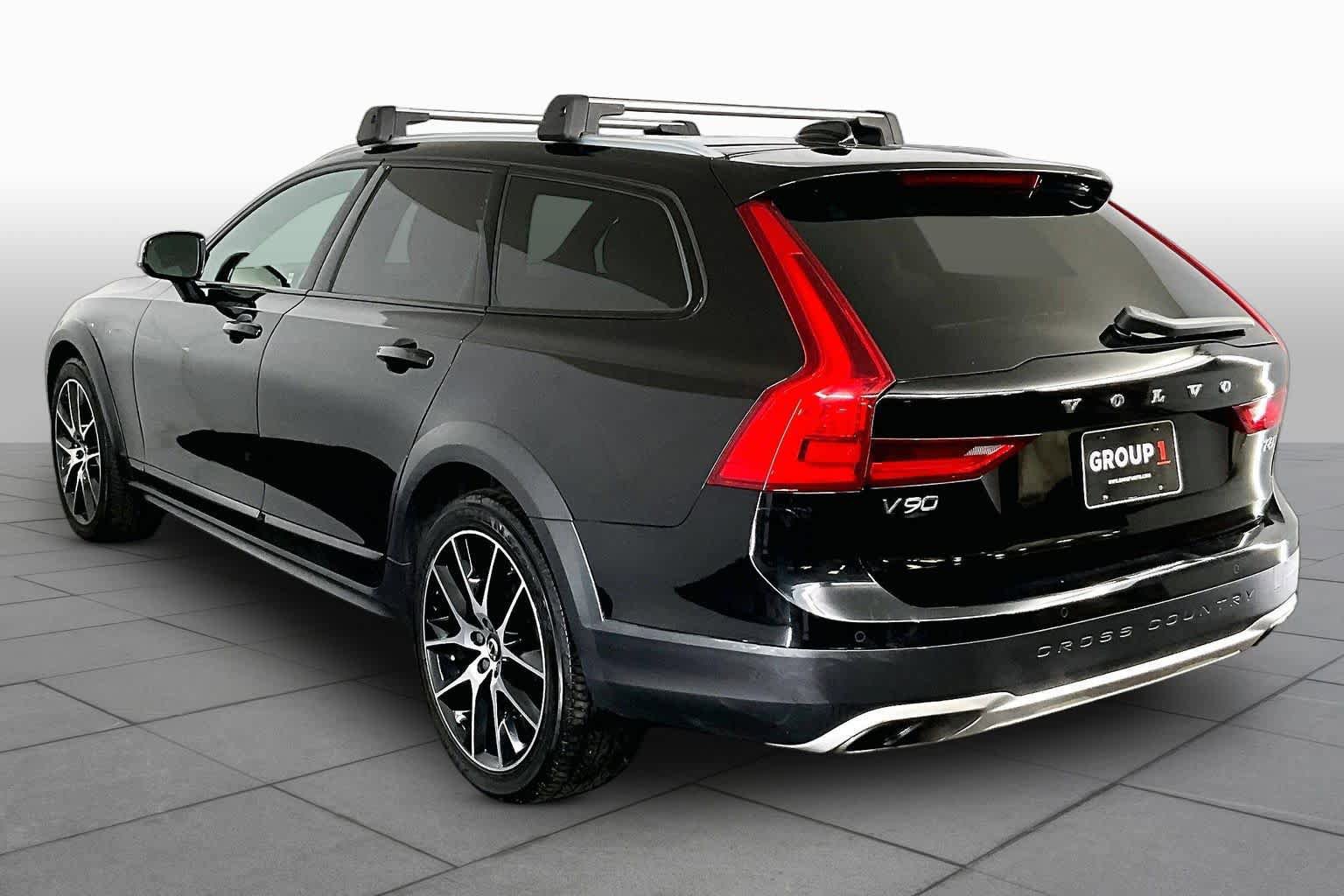 Used 2020 Volvo V90 T6 Cross Country AWD/4WD image 12