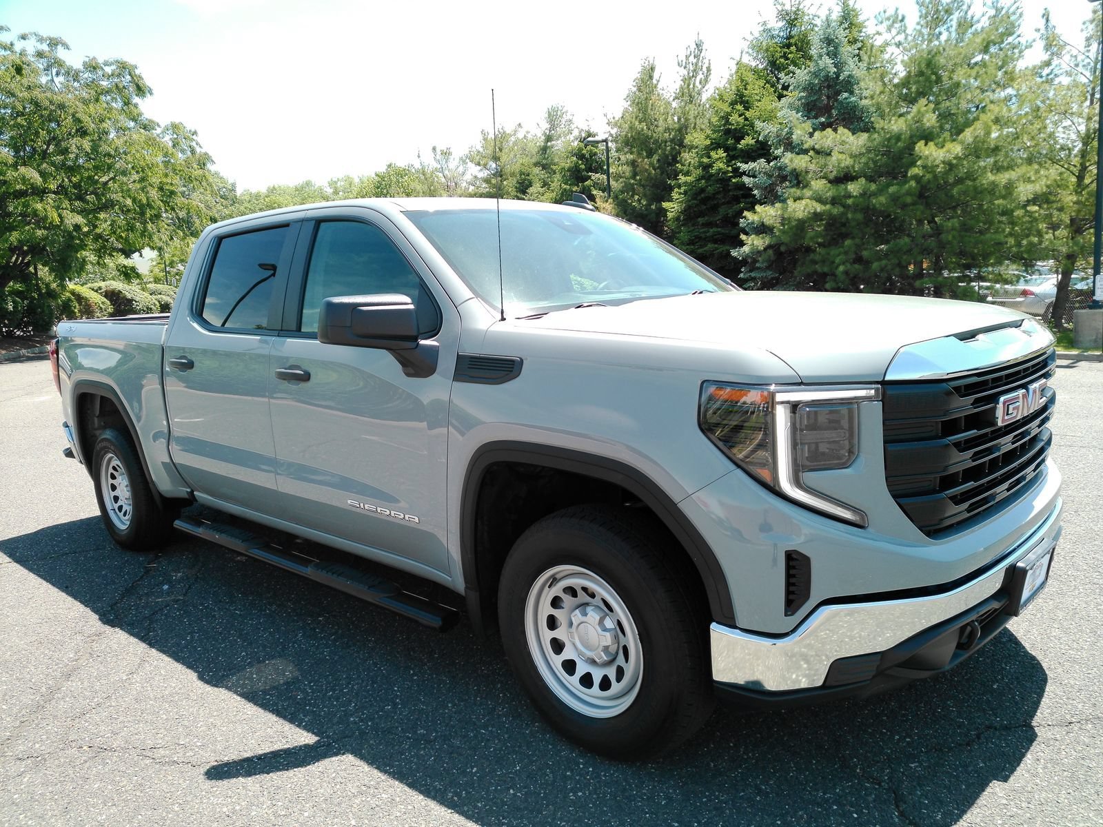Certified 2024 GMC Sierra 1500 Pro AWD/4WD image 2