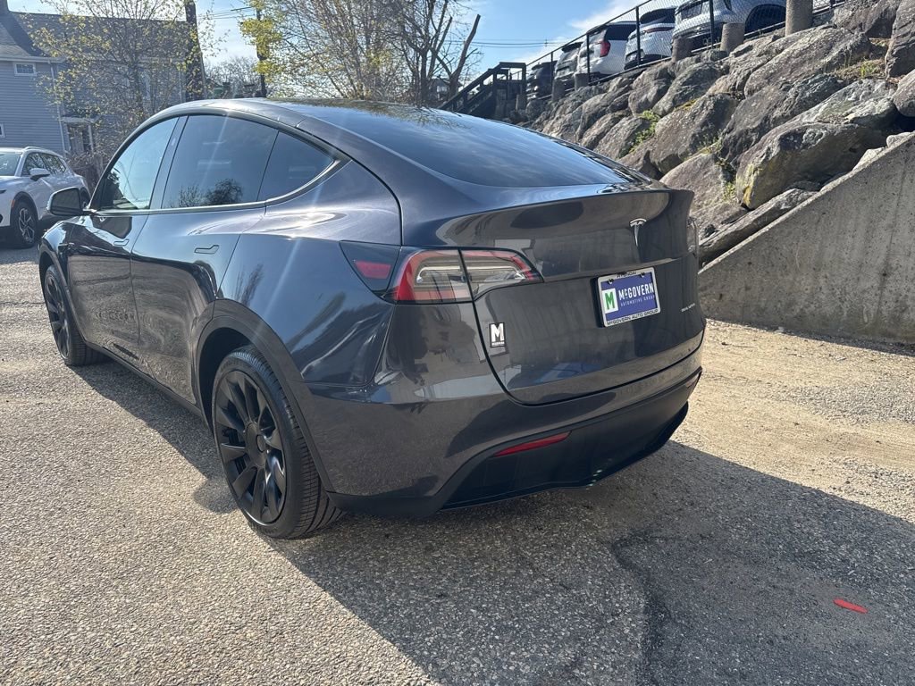 Used 2024 Tesla Model Y Long Range AWD/4WD image 3