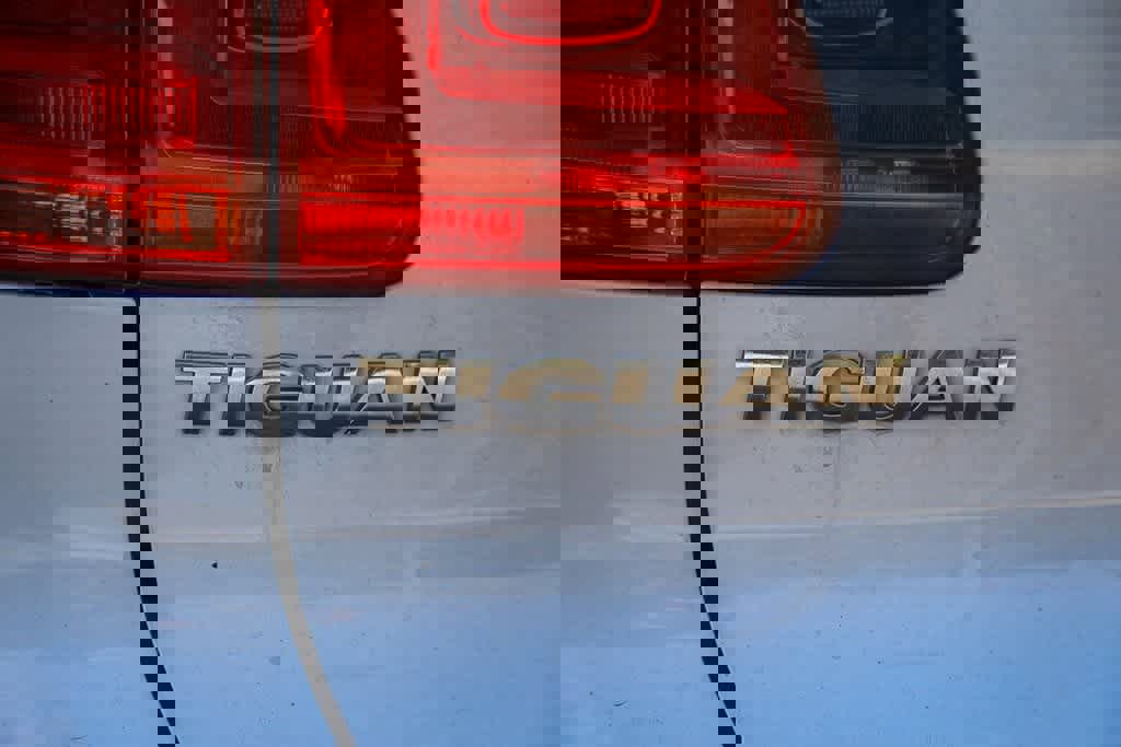 Used 2017 Volkswagen Tiguan S image 20