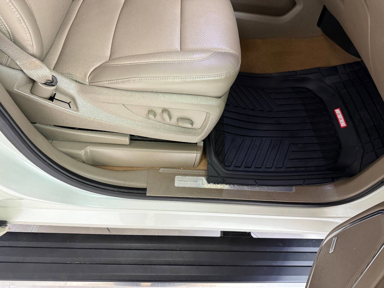 Used 2015 Chevrolet Suburban LTZ image 41