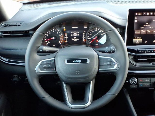 New 2026 Jeep Compass Latitude image 11