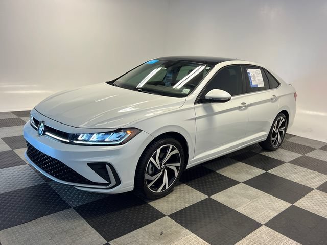 Certified 2025 Volkswagen Jetta SEL FWD image 3