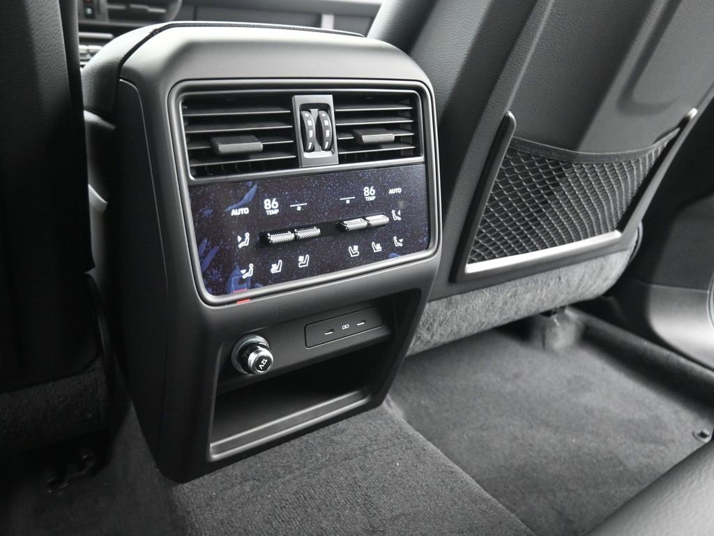 Certified 2025 Porsche Cayenne image 26