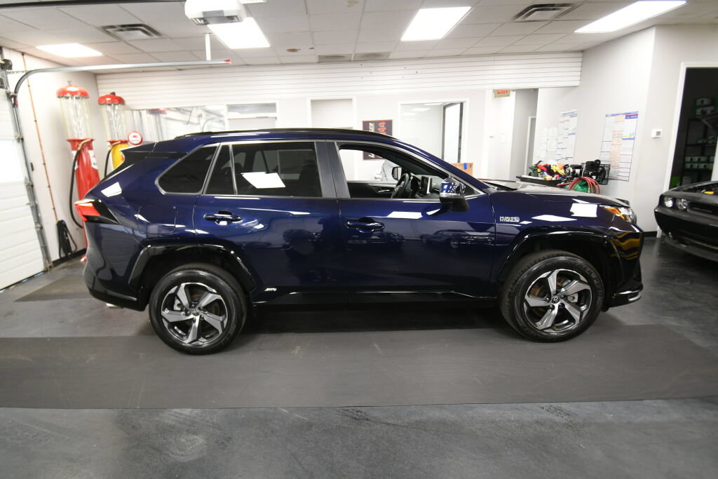 Used 2023 Toyota RAV4 SE w/ Weather & Moonroof Package AWD/4WD image 8