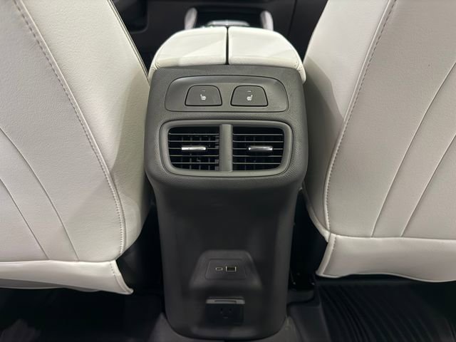 Certified 2025 Buick Envision Avenir image 30