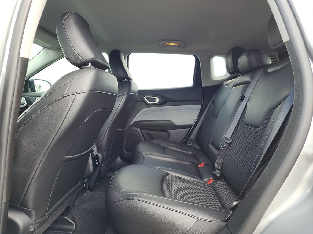 Used 2022 Jeep Compass Latitude w/ Convenience Group AWD/4WD image 17