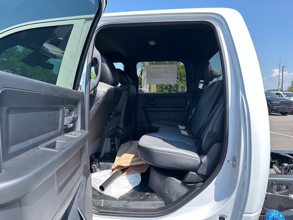 New 2027 RAM 3500 Tradesman w/ Chrome Appearance Group A AWD/4WD image 13