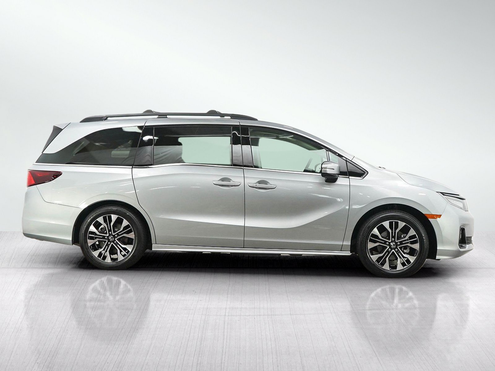 Used 2026 Honda Odyssey Elite image 6