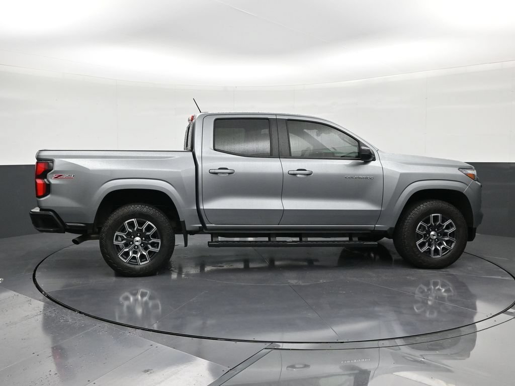 Used 2025 Chevrolet Colorado Z71 AWD/4WD image 6