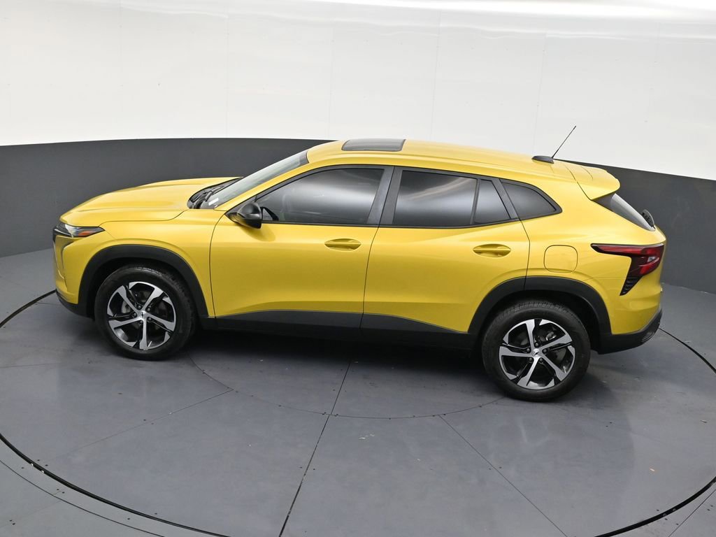 Used 2024 Chevrolet Trax RS w/ Sunroof Package image 15