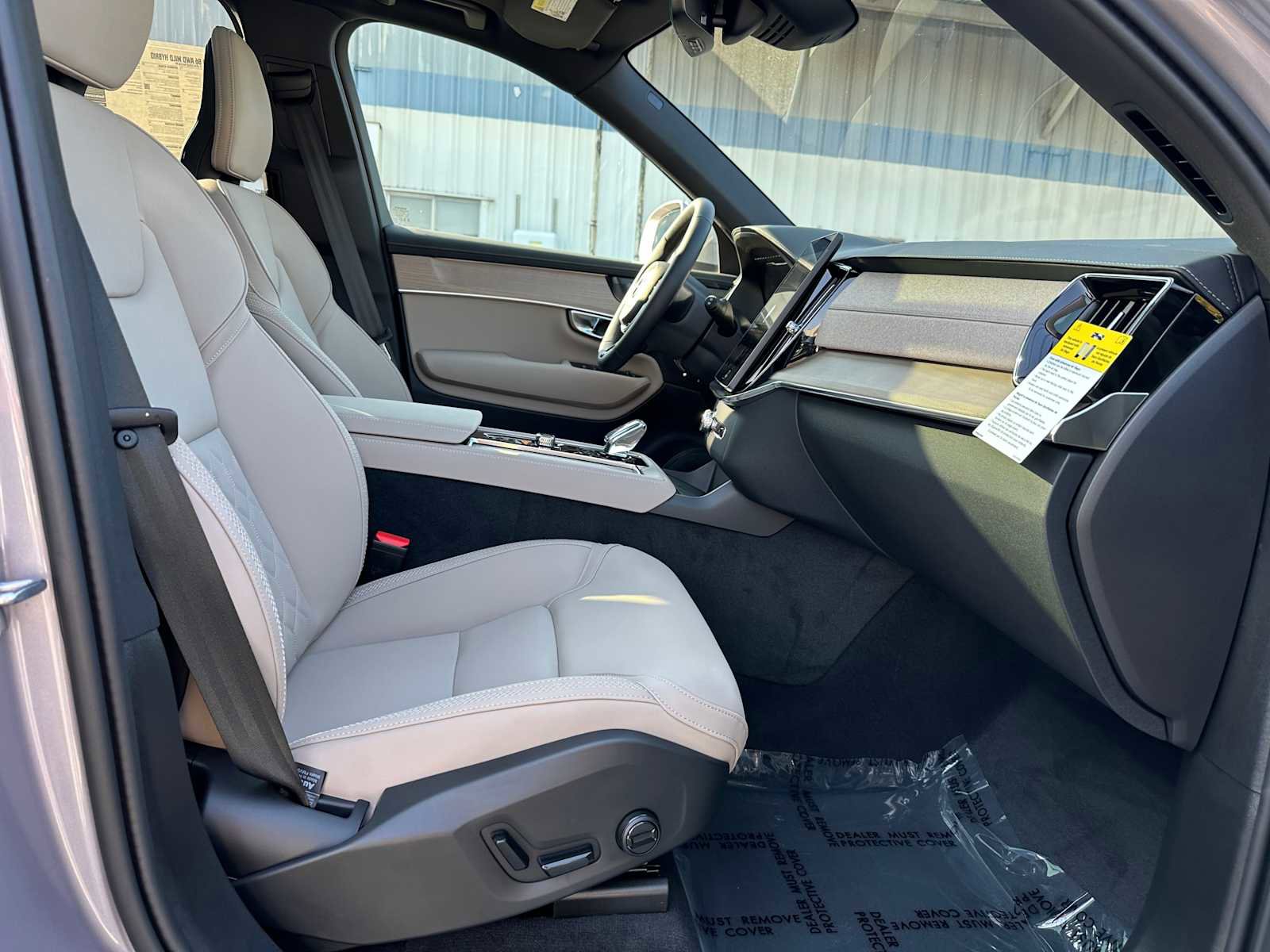 New 2026 Volvo XC90 B6 Plus w/ Protection Package Premier image 10