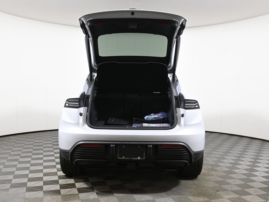 New 2026 Porsche Macan 4 Electric AWD/4WD image 37