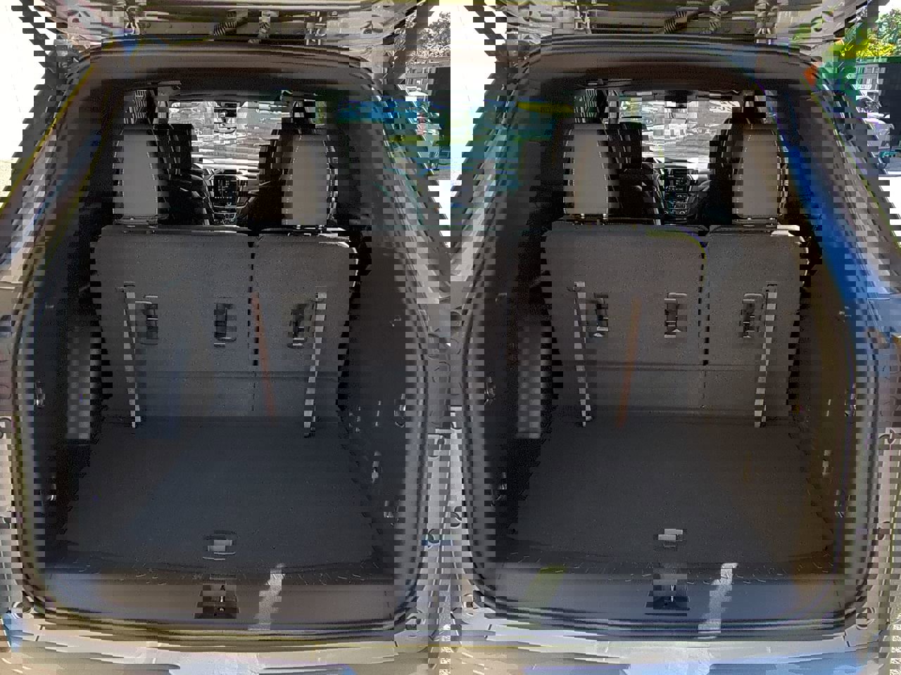 Used 2023 Chevrolet Traverse Premier image 13