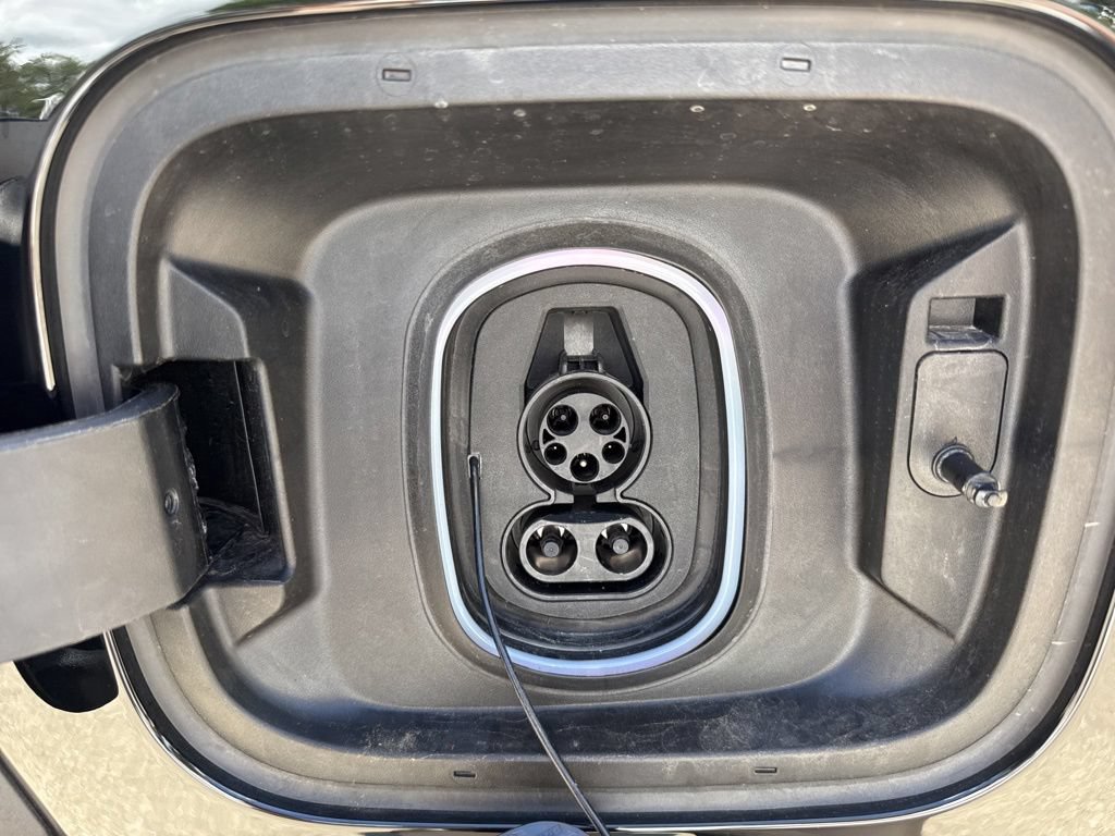 Used 2026 Chevrolet Silverado EV Trail Boss w/ LPO, Gameday Tailgate Package AWD/4WD image 19