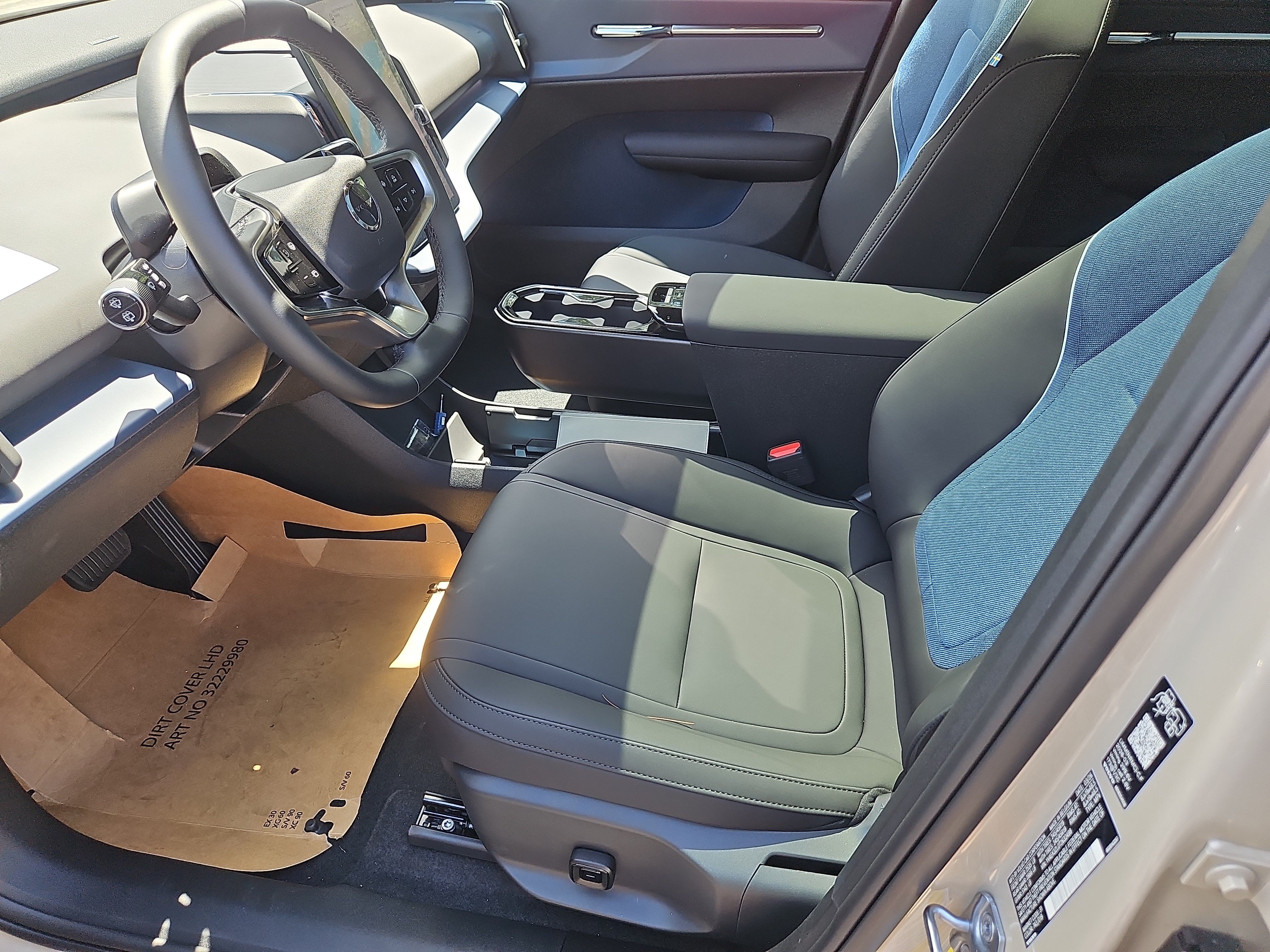 New 2026 Volvo EX30 Ultra w/ Climate Package AWD/4WD image 17