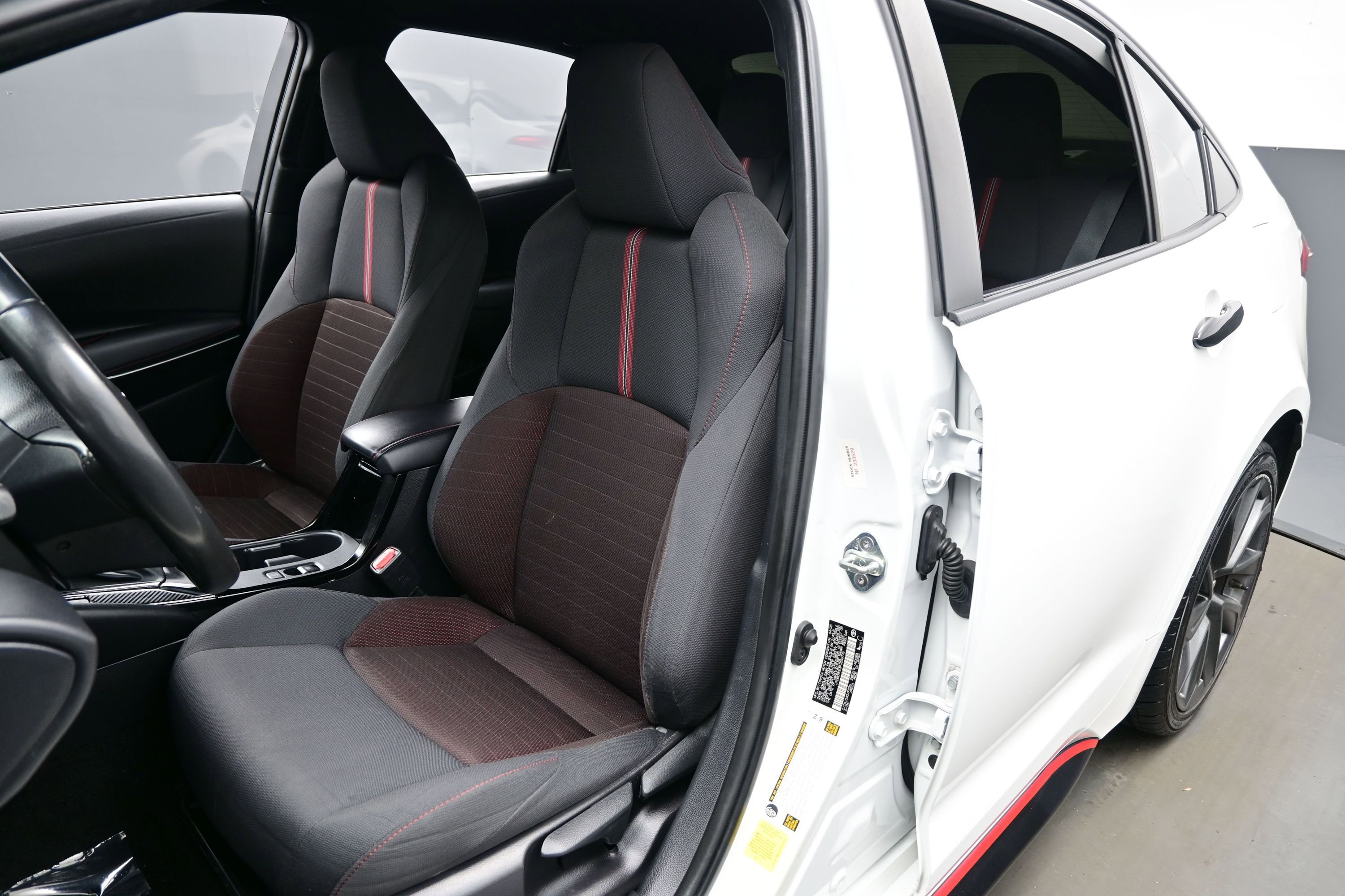 Used 2023 Toyota Corolla SE FWD image 11