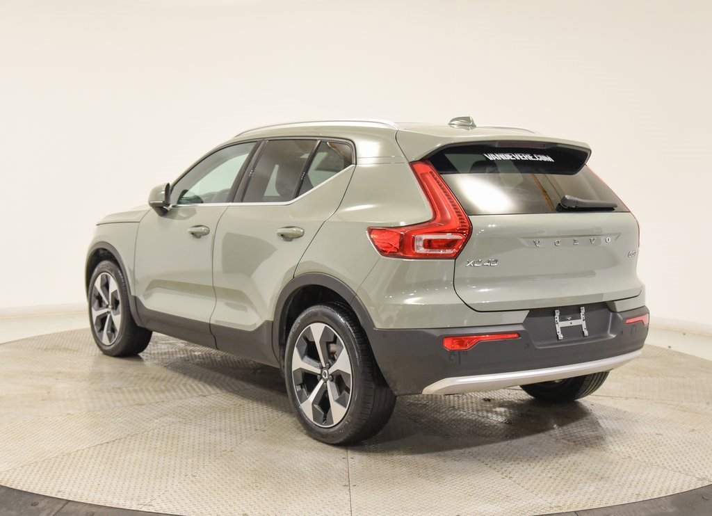Used 2024 Volvo XC40 B5 Plus image 8