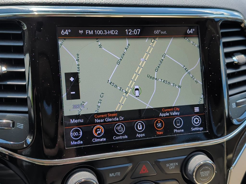 Used 2020 Jeep Grand Cherokee Limited AWD/4WD image 19