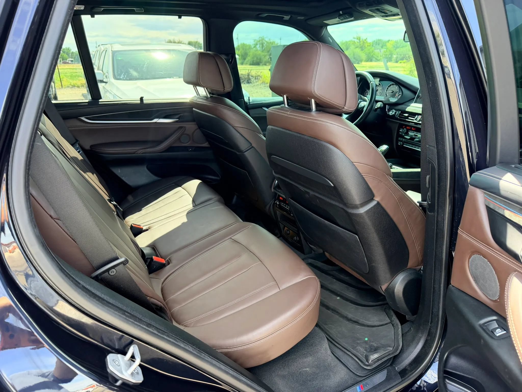 Used 2015 BMW X5 xDrive50i AWD/4WD image 16