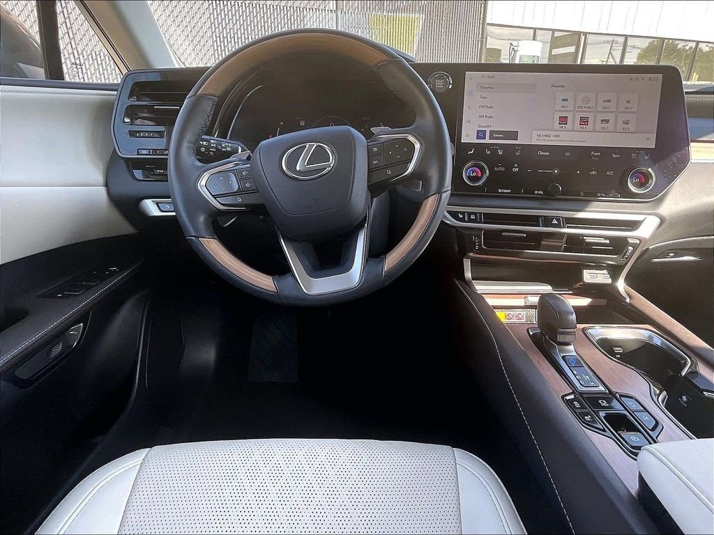 Used 2024 Lexus RX 350 Premium Plus w/ Convenience Package AWD/4WD image 17