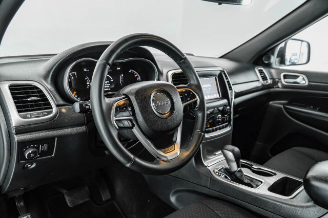 Used 2018 Jeep Grand Cherokee Laredo image 13