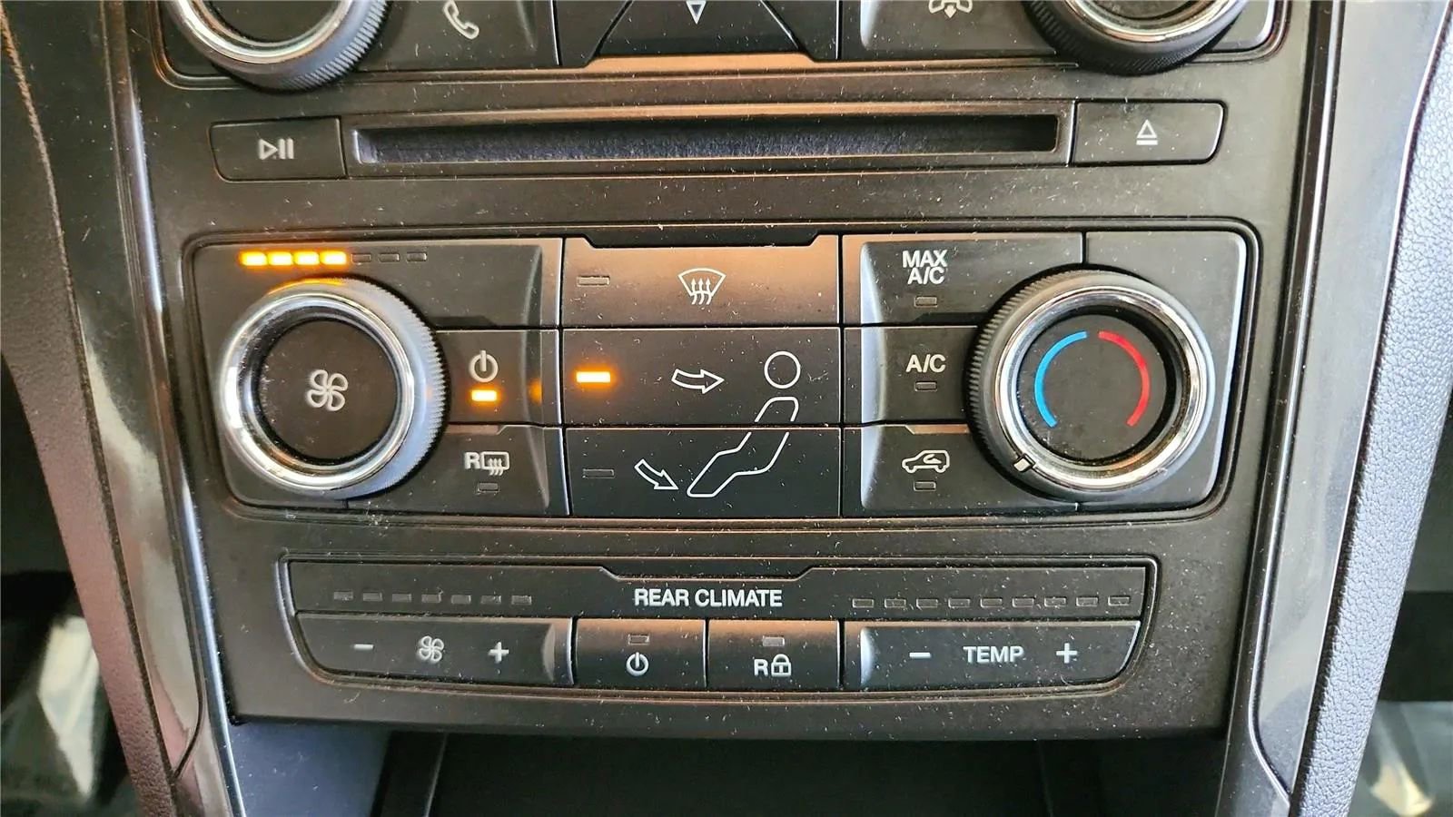 Used 2017 Ford Explorer XLT w/ Class II Trailer Tow Package image 30