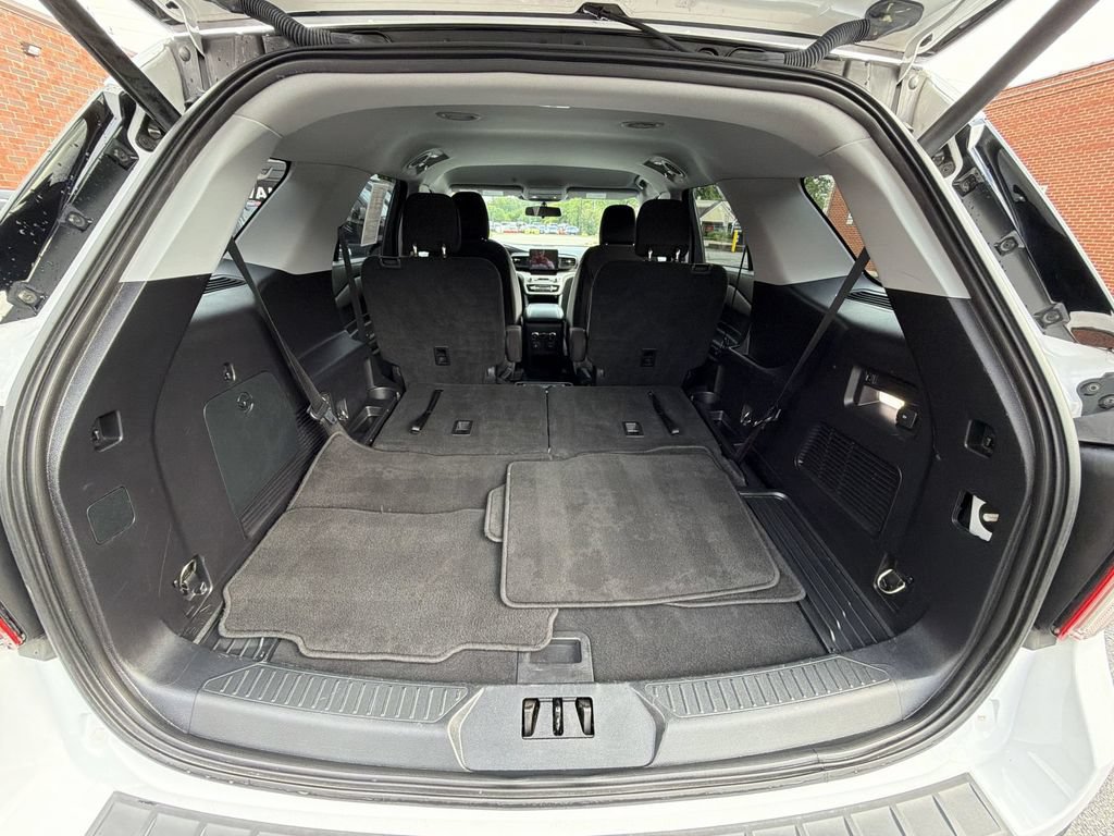 Used 2021 Ford Explorer XLT AWD/4WD image 22